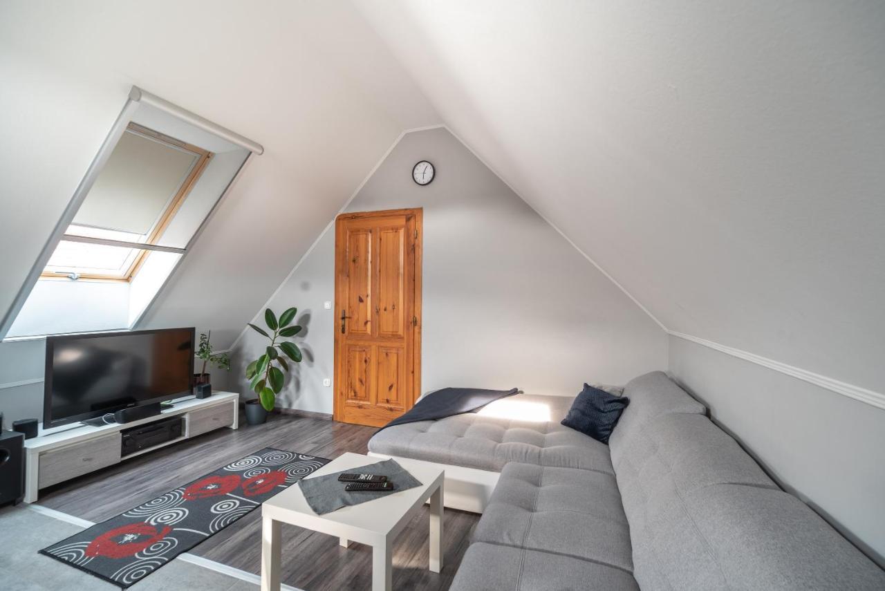 Buzavirag Apartman Keszthely Ngoại thất bức ảnh