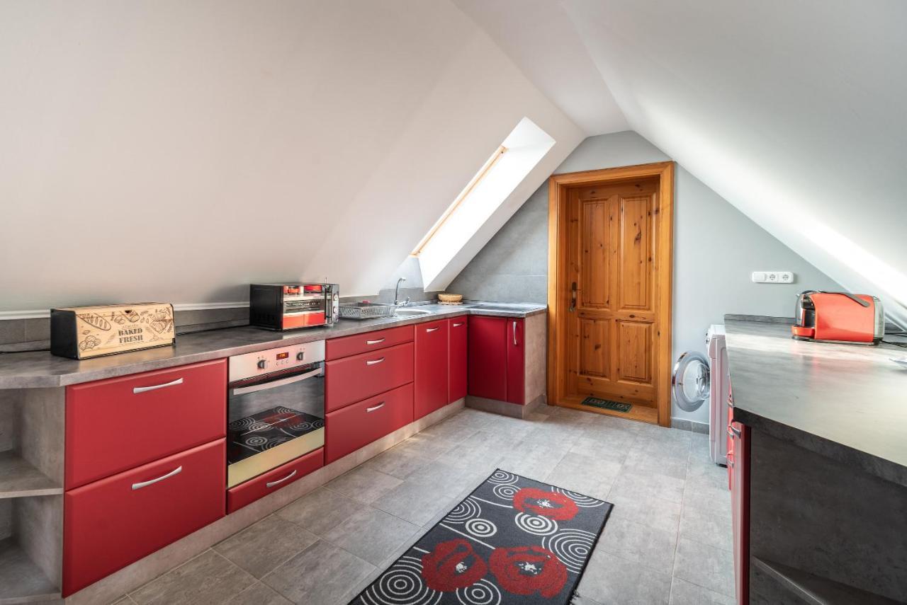 Buzavirag Apartman Keszthely Ngoại thất bức ảnh