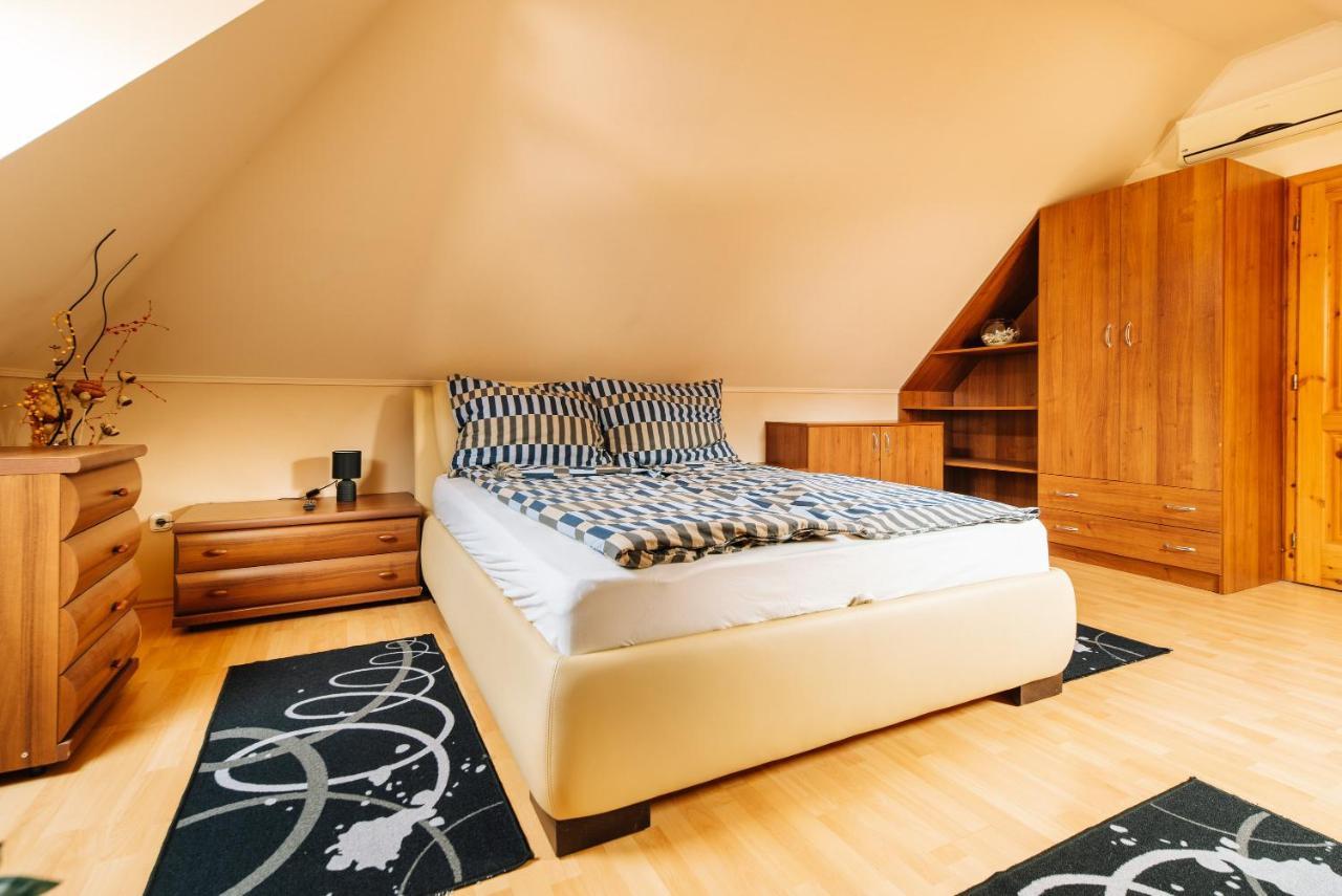 Buzavirag Apartman Keszthely Ngoại thất bức ảnh