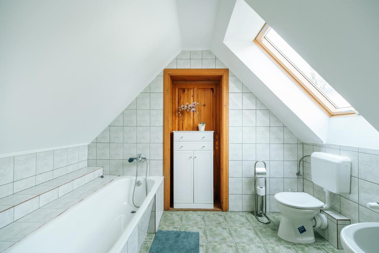 Buzavirag Apartman Keszthely Ngoại thất bức ảnh