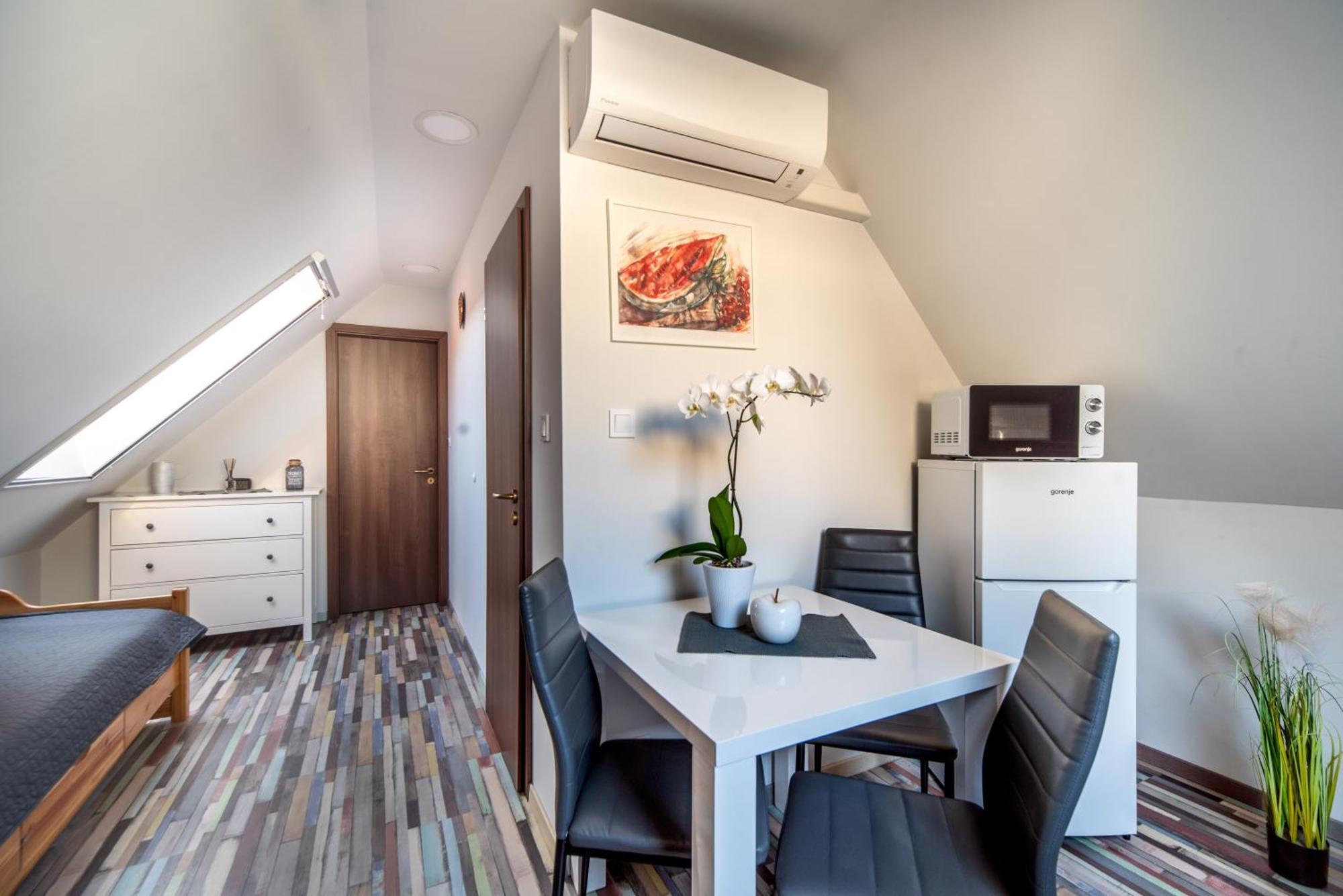 Buzavirag Apartman Keszthely Ngoại thất bức ảnh